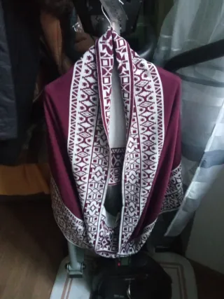 Sciarpa con fantasia geometrica