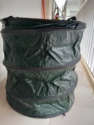 Contenedor cilíndrico plegable