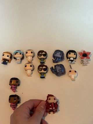 Muñecos Kinder Joy Stranger Things