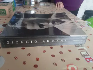 Giorgio Armani (Spanish Edition)