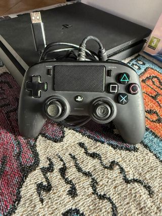 PS4 1TB Nera + FIFA 22 + Controller Nacon