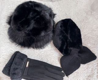 Conjunto gorro, bufanda y guantes negro
