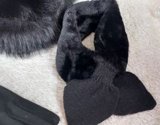 Conjunto gorro, bufanda y guantes negro