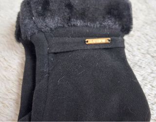 Conjunto gorro, bufanda y guantes negro