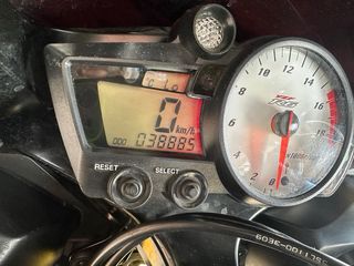 Yamaha R6 Sport Amarillo