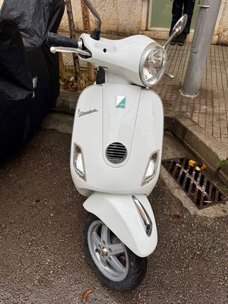 Piaggio Vespa Primavera 125 LX 2011