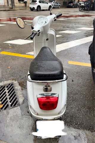 Piaggio Vespa Primavera 125 LX 2011