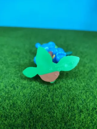 Smurf con bastone e foglie