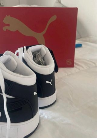 Deportivas Puma Negras y Blancas