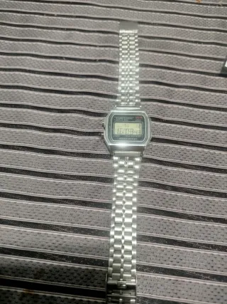 Reloj plateado
