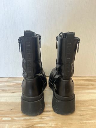 Botas negras MTNG cremallera talla 40