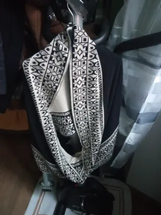 Sciarpa con fantasia geometrica