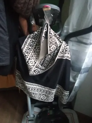 Sciarpa con fantasia geometrica