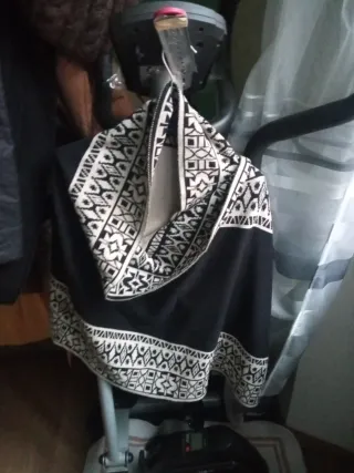 Sciarpa con fantasia geometrica