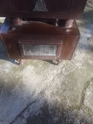 Estufa de leña antigua