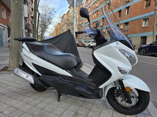 SUZUKI BURGMAN 2019