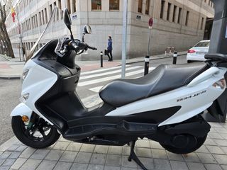 SUZUKI BURGMAN 2019