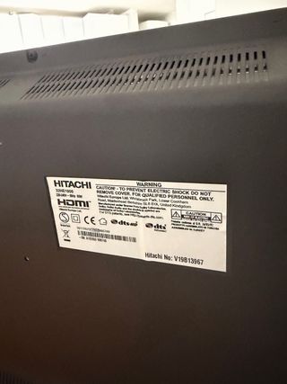 Televisor Hitachi 32’ sin mando