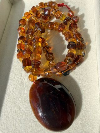 Collar de ámbar con colgante