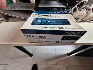 Alpine UTE-200BT Receptor Multimedia Bluetooth