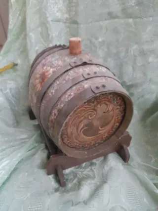 Antica botticella decorata