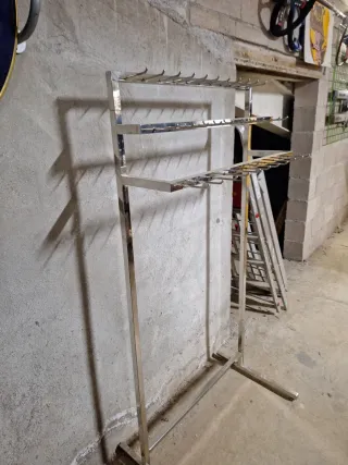 Espositore per cinture in metallo