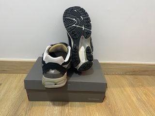 New Balance 2002R Negro Gris