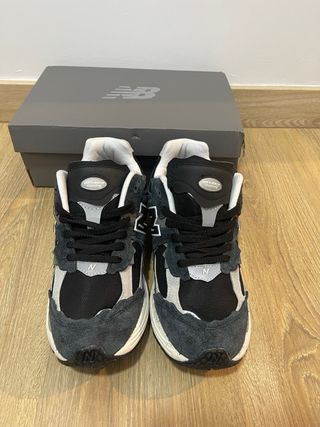 New Balance 2002R Negro Gris