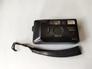 Cámara Yashica Minitec AF Negra