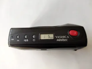 Cámara Yashica Minitec AF Negra