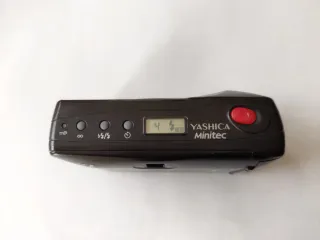 Cámara Yashica Minitec AF Negra