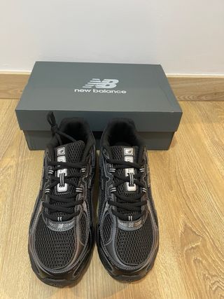 New Balance 740 Negro/Plata