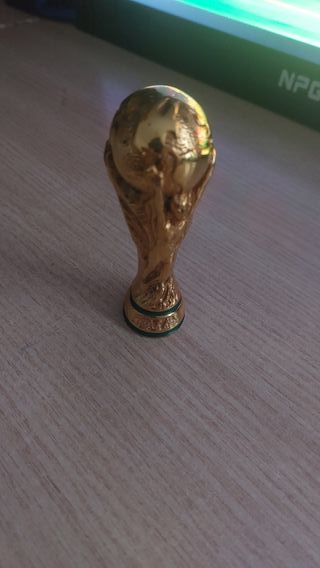 Mini Trofeo Mundial Bañado en Oro Real