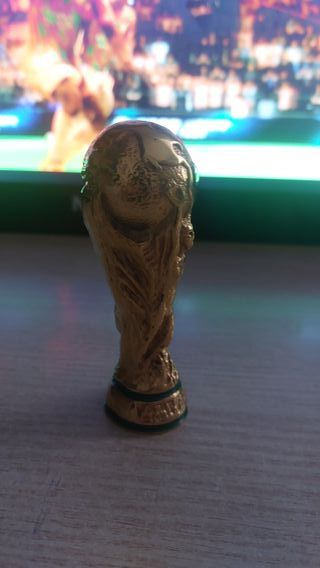 Mini Trofeo Mundial Bañado en Oro Real