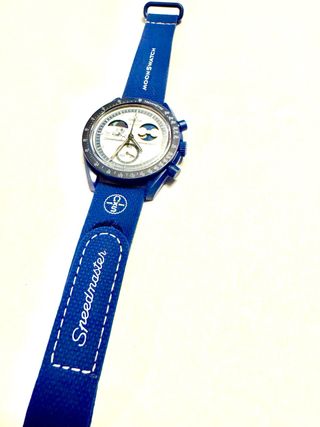 Swatch x Omega Snoopy MoonSwatch