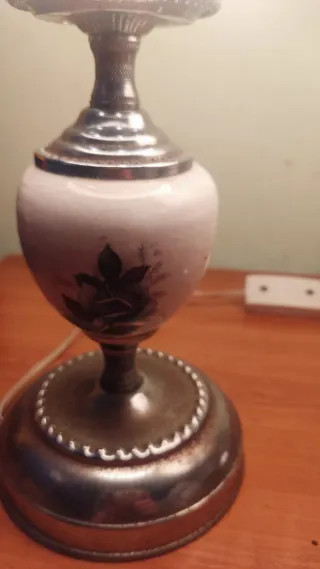 Lampade antiche ben conservate. Metallo, cristallo