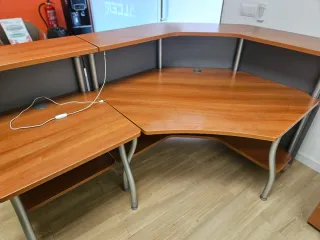 Mesa y cajonera de oficina/recepción