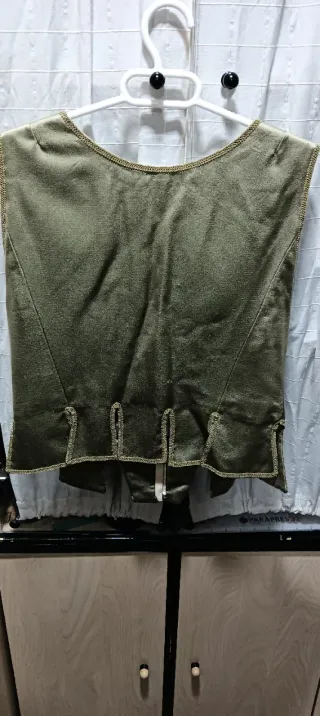 Justillo huertana verde con detalles dorados