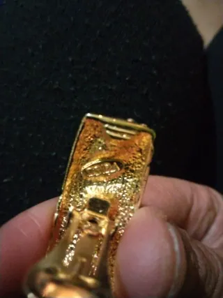 Pendientes antiguos dorados con piedras