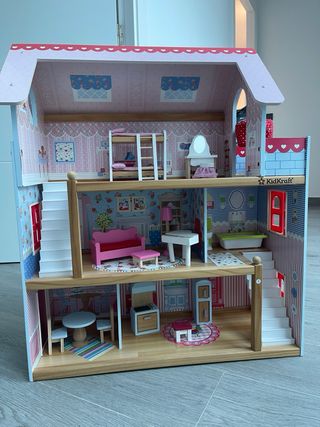 Casa de muñecas KidKraft con accesorios