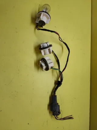 PORTALAMPARAS PILOTO TRASERO NISSAN TERRANO II