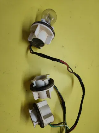 PORTALAMPARAS PILOTO TRASERO NISSAN TERRANO II