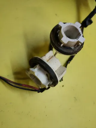 PORTALAMPARAS PILOTO TRASERO NISSAN TERRANO II