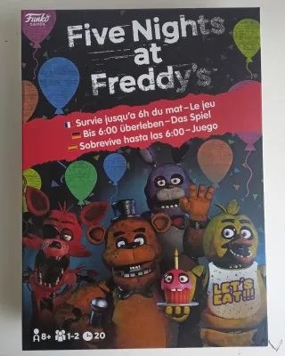 Lote FNAF: Juego mesa y 2 libros