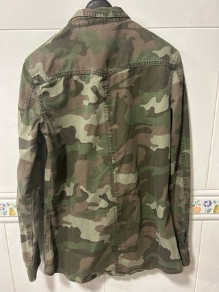 Sobrecamisa militar Zara
