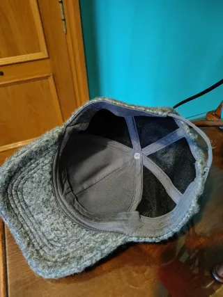 Berretto di lana grigio da uomo