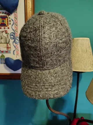 Berretto di lana grigio da uomo