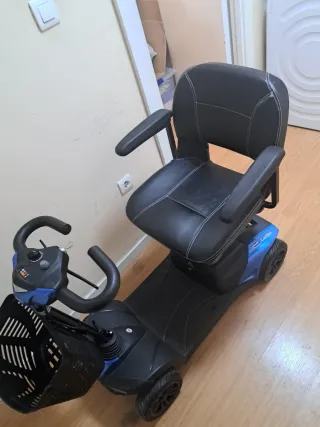 Sill de ruedas eléctrica en buen estado