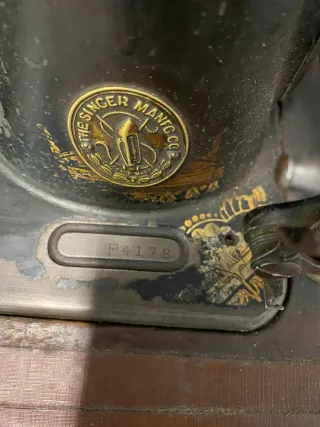 Macchina da cucire Singer antica del 1913