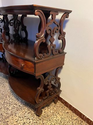 Mueble clásico de madera en perfecto estado